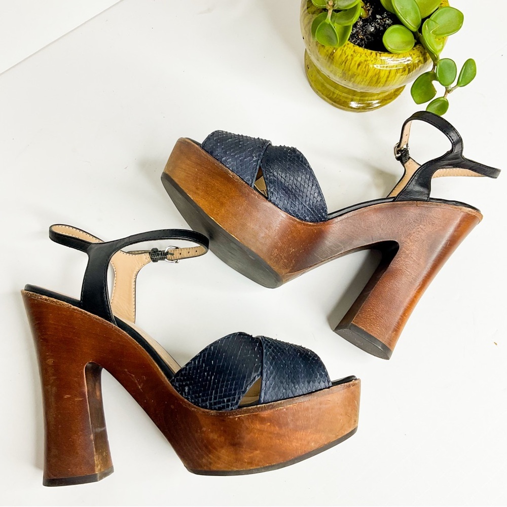 Pour La Victoire Black Strappy Leather Platform Sandals with Wood Heel
